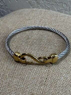 Fashion Jewelry Two-Tone Silver Cable Bracelet with Gold Hook